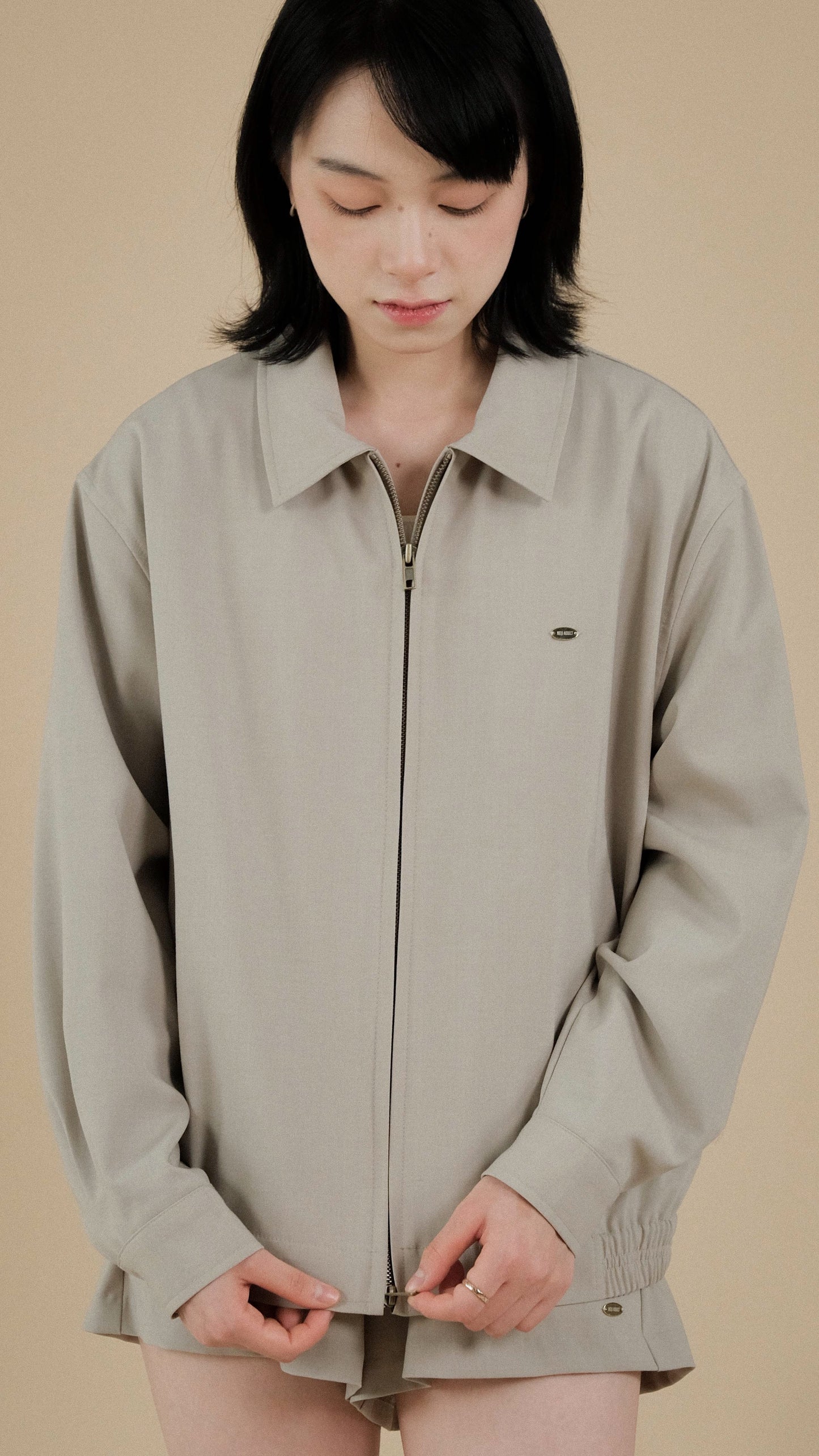 Loose-Fitting Jacket with Zipper