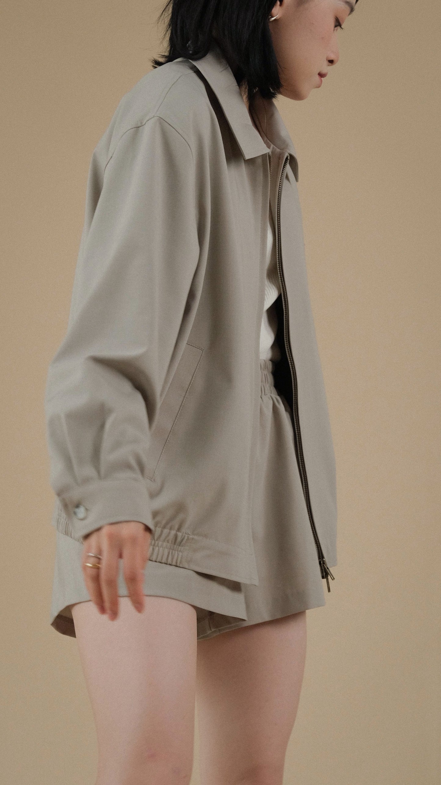 Loose-Fitting Jacket with Zipper