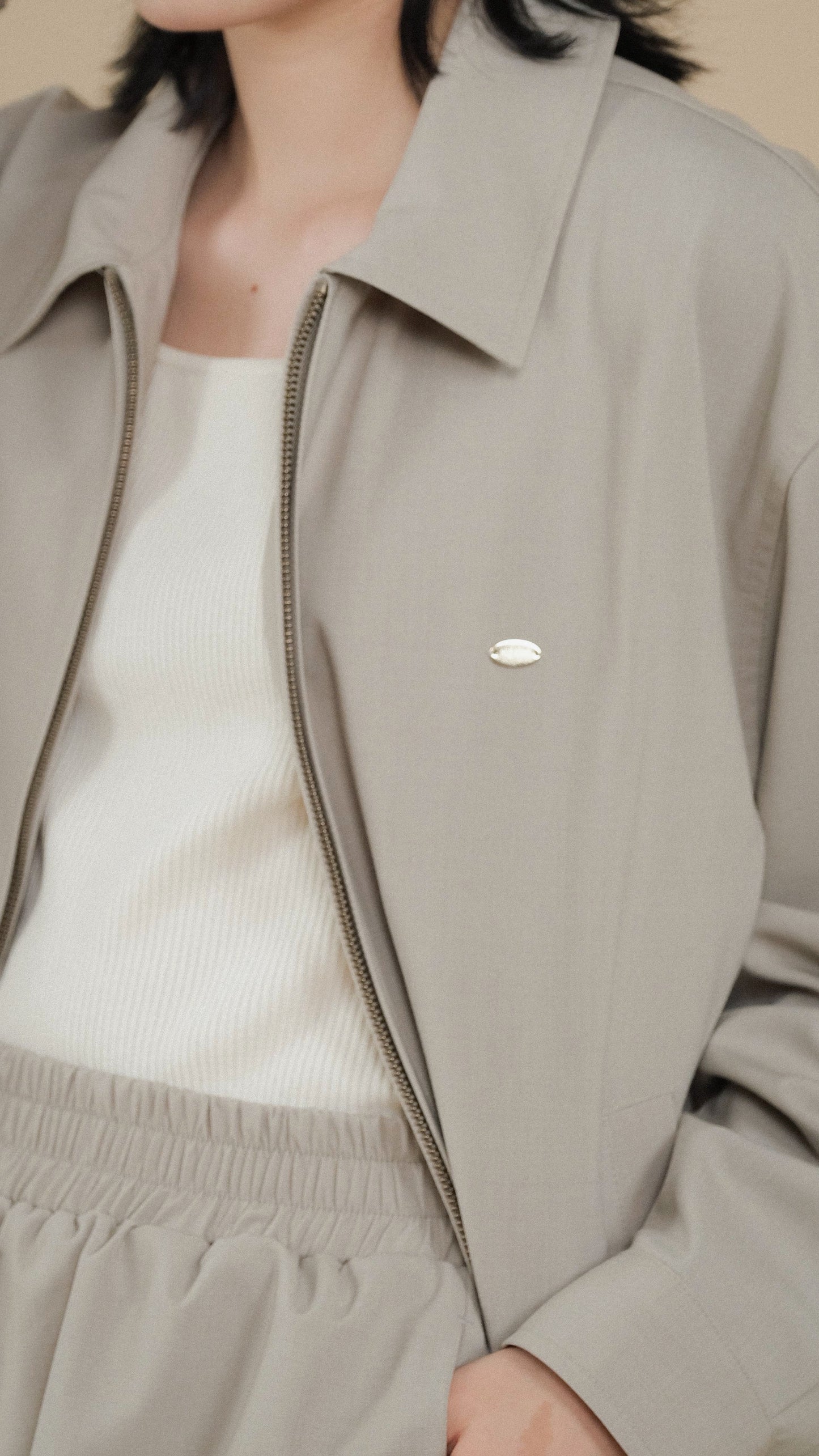 Loose-Fitting Jacket with Zipper