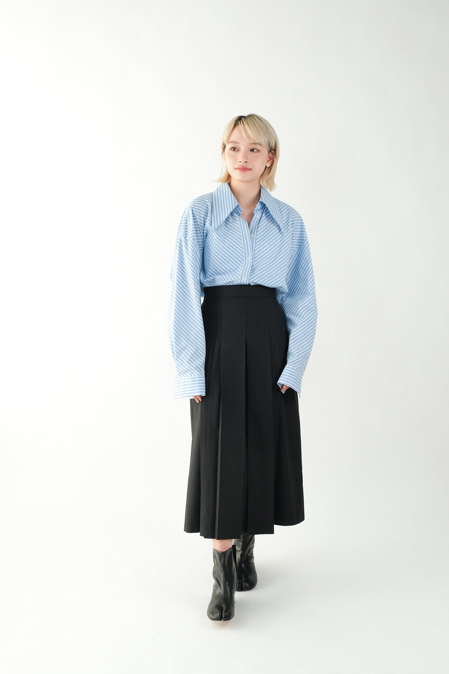 Pointed Collar Striped Mid Length Shirt