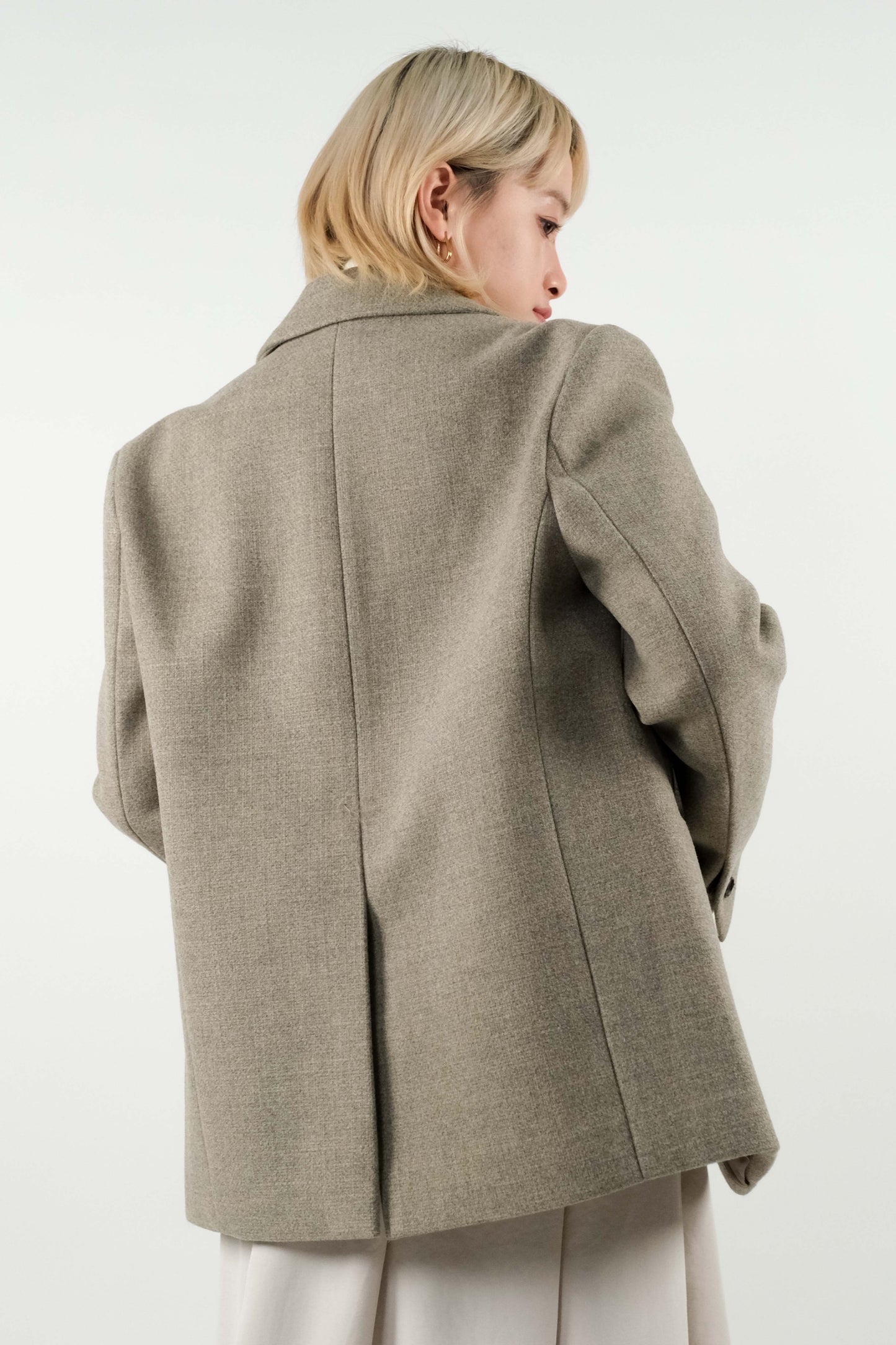 Natural Shoulder Line Loose-Fit Blazer - Oat