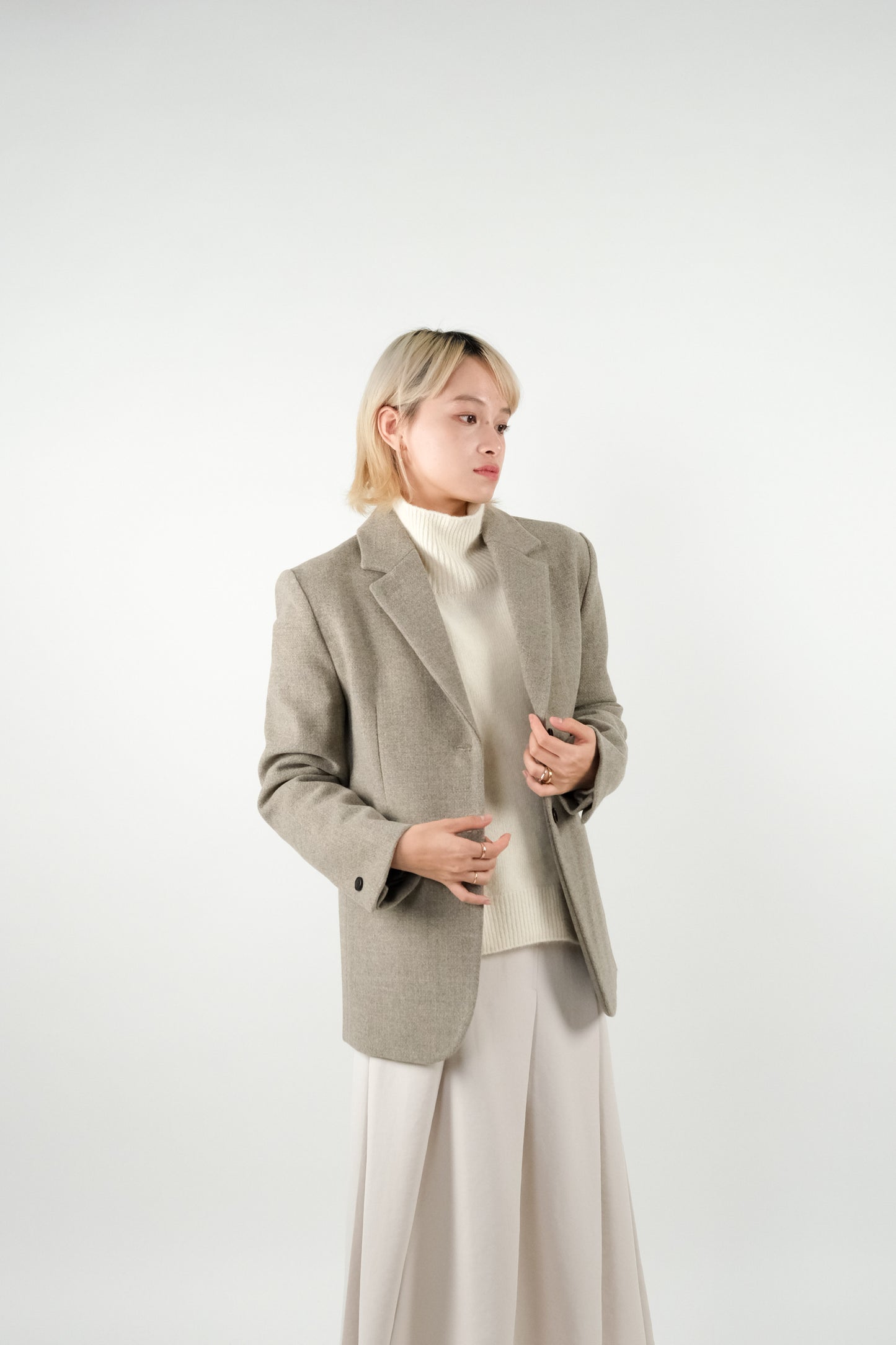 Natural Shoulder Line Loose-Fit Blazer - Oat