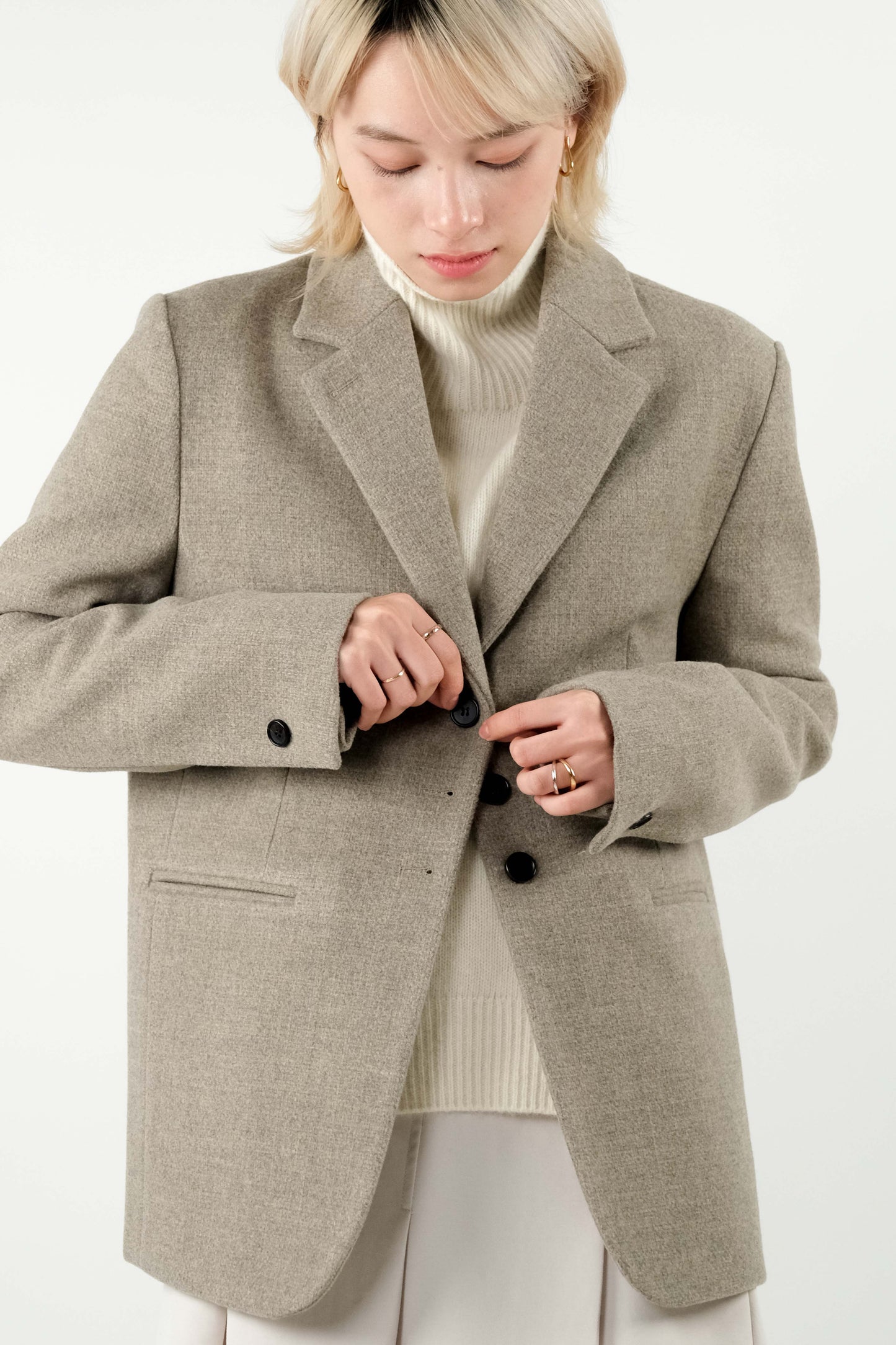 Natural Shoulder Line Loose-Fit Blazer - Oat