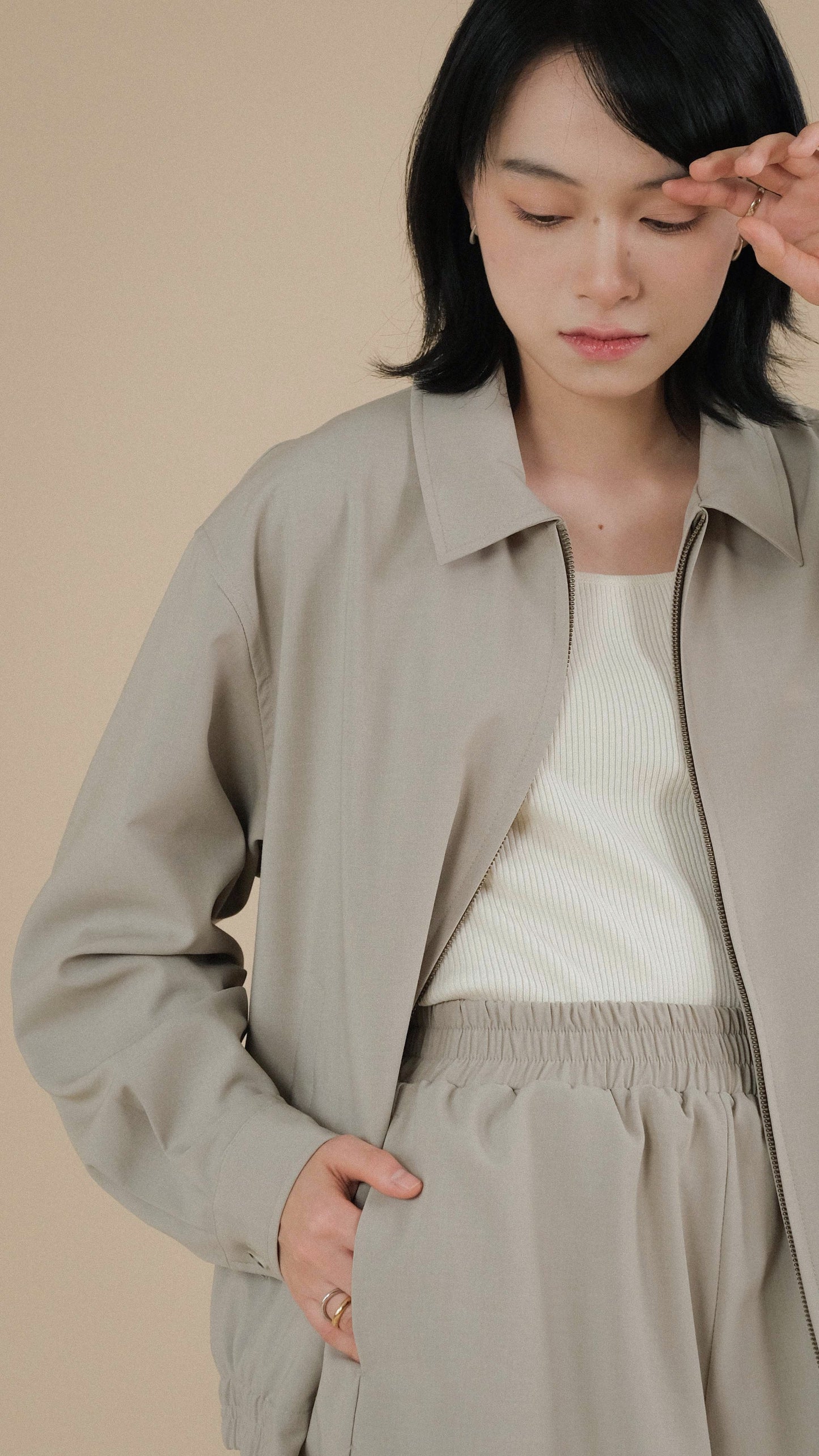 Loose-Fitting Jacket with Zipper